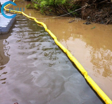 La espuma del auge de Marine Net Log Floating Pollution del río llenó