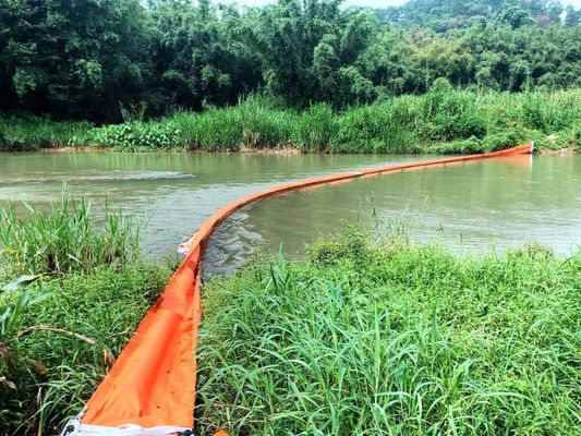 Cortina de barro resistente a la tracción con cadenas anticorrosión para contener el derrame de petróleo