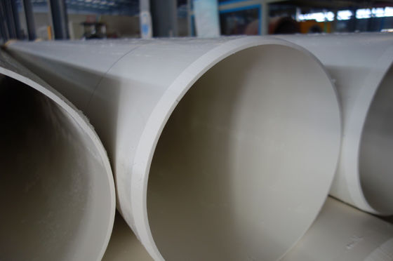 Pipa de suministro de agua de PVC ligera y fácil de instalar Alta resistencia a la tracción para el proyecto